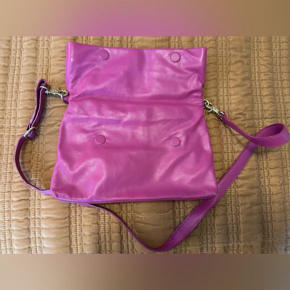 EUC Tory Burch purse - Picture 3 of 3